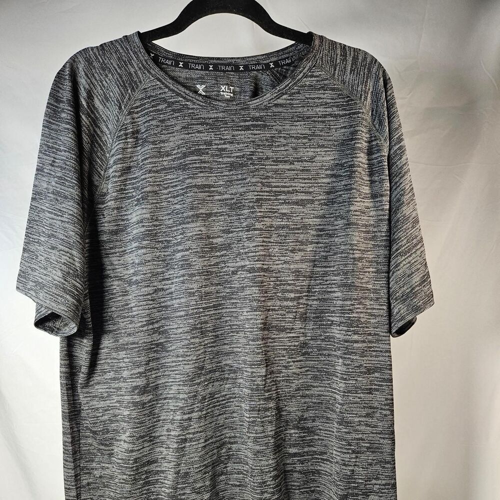 Everair Men's Grey and Black T-shirt